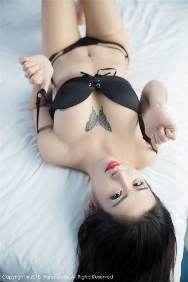 武装分子持枪拦住中国维和官兵 看到五星红